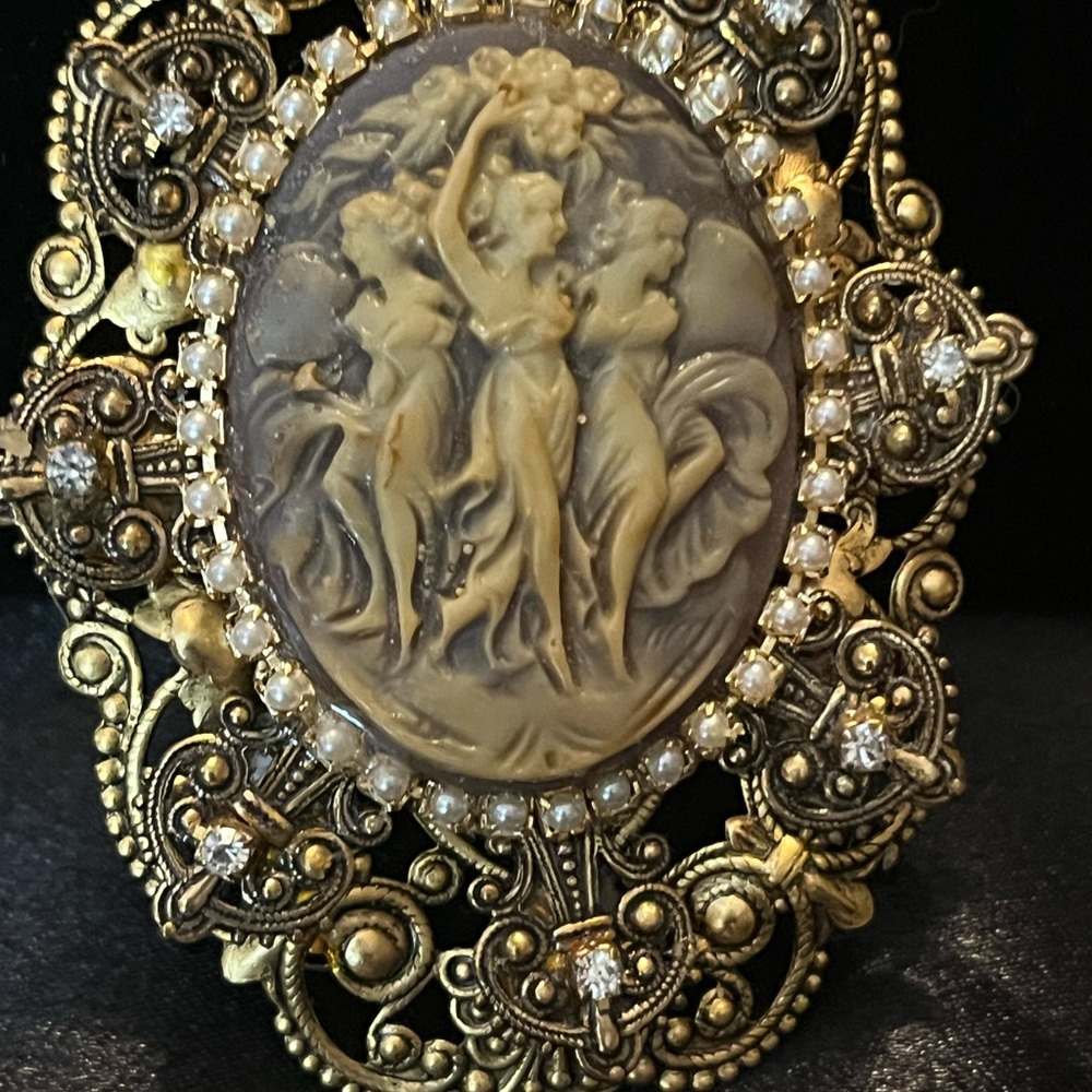 Elegant Gold and Cream Cameo Brooch